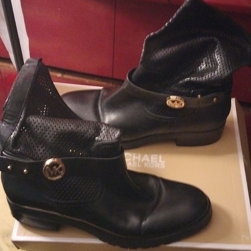 Michael kors boots